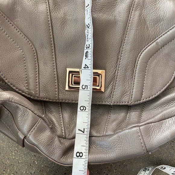 Pour la Victoire leather shoulder bag twist lock - Picture 13 of 15